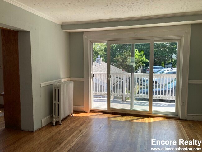 15 Radnor Rd unit 15 Radnor Road, Boston, MA 02135 - photo 2
