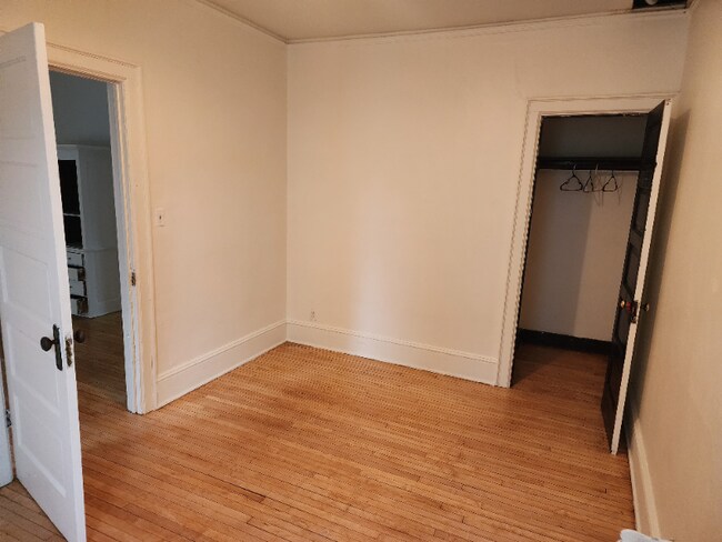 832 E Clarke St unit 1, Milwaukee, WI 53212 - photo 4
