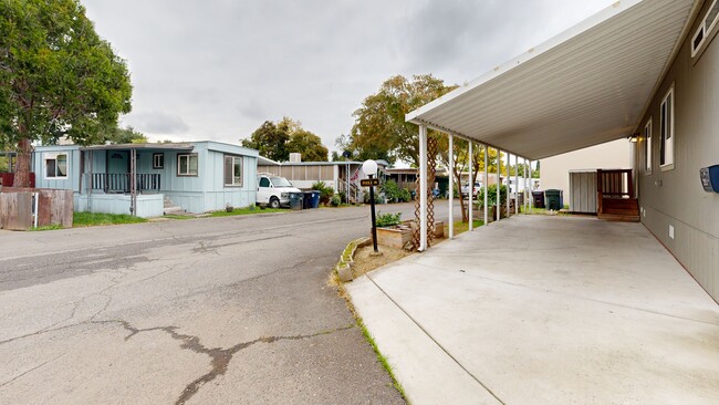 2926 Poole Dr unit 25, Sacramento, CA 95827 - photo 2