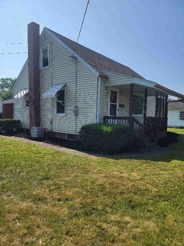 1502 N Beaver St, New Castle, PA 16105 - photo 2