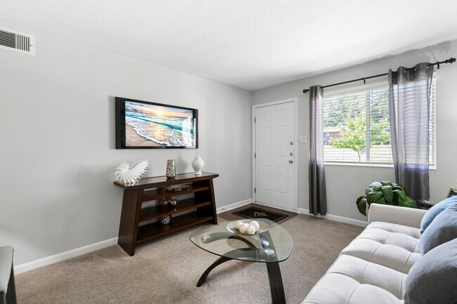 Ridgewood - Students save up to 10%!, Carrboro, NC 27510 - photo 3