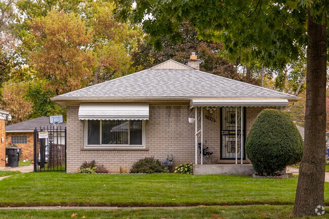 A few of the homes in Weatherby still feature aluminum awnings common to late-century homes.