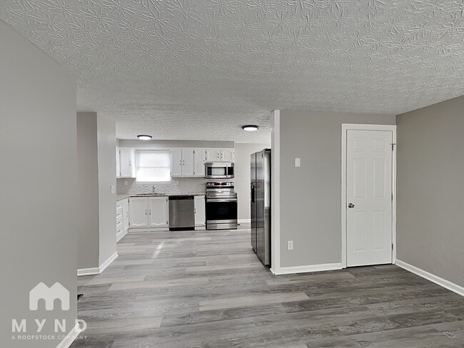 6200 Maple Canyon Ave, Columbus, OH 43229 - photo 3