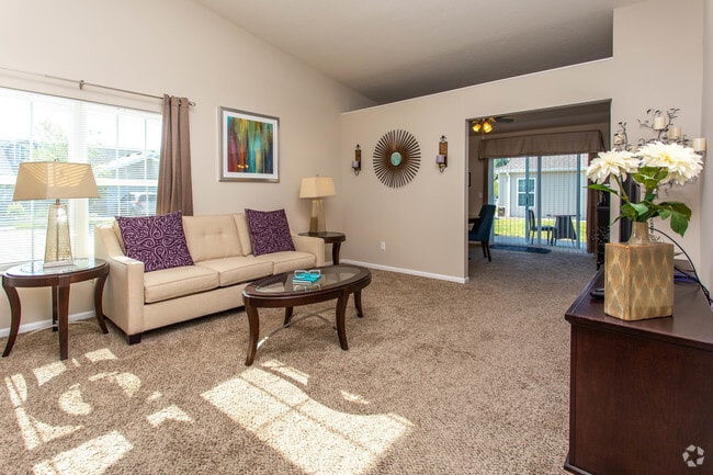 2BR, 2BA - 1,294 SF Rosewood