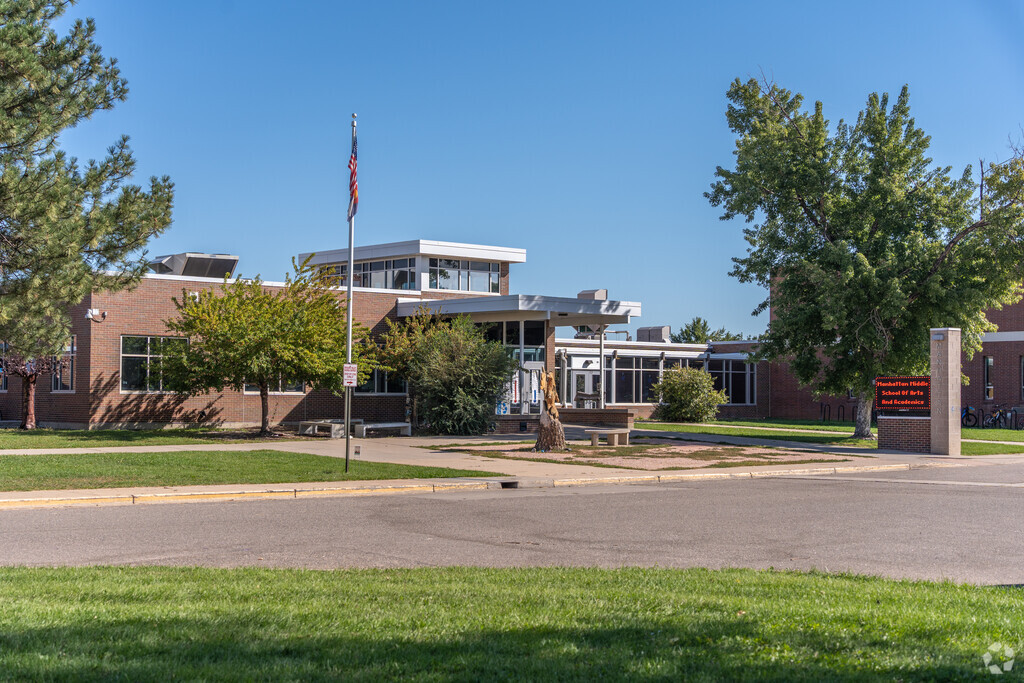 Your kids will enjoy learning in the inspring atmosphere of Manhattan Middle School.
