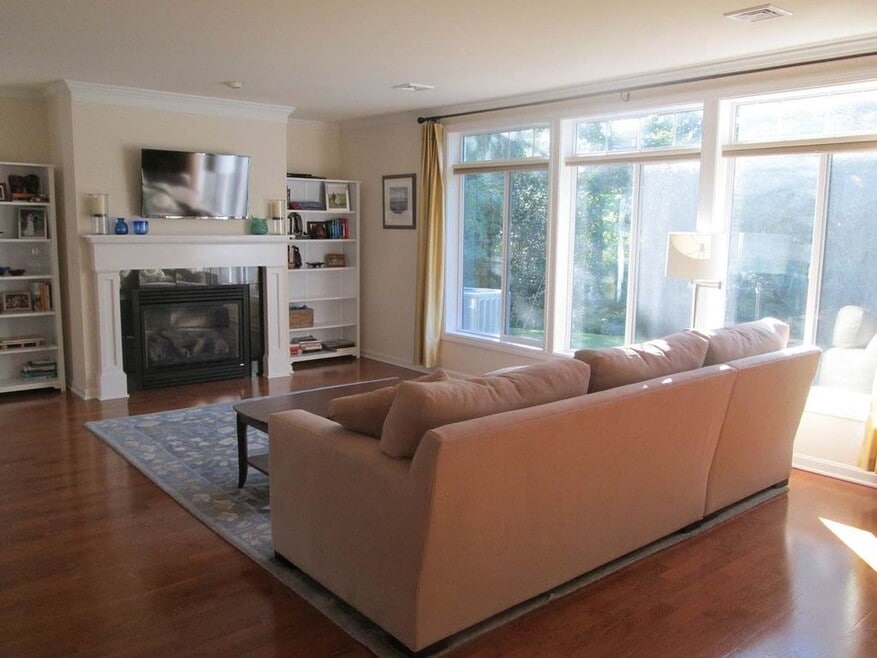 160 Hummingbird Ln, South Burlington, VT 05403 - photo 1