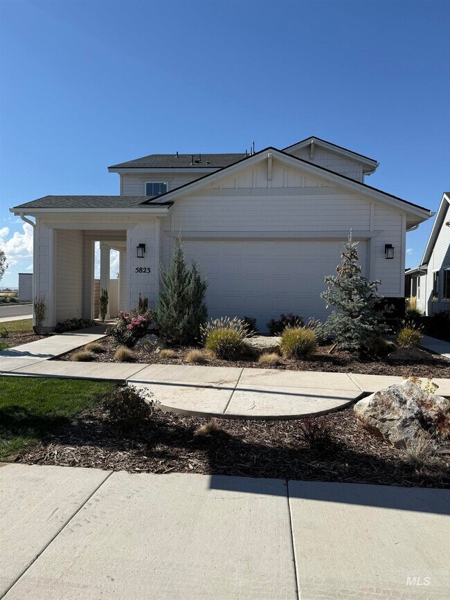 5823 N Patimos Ave, Meridian, ID 83646