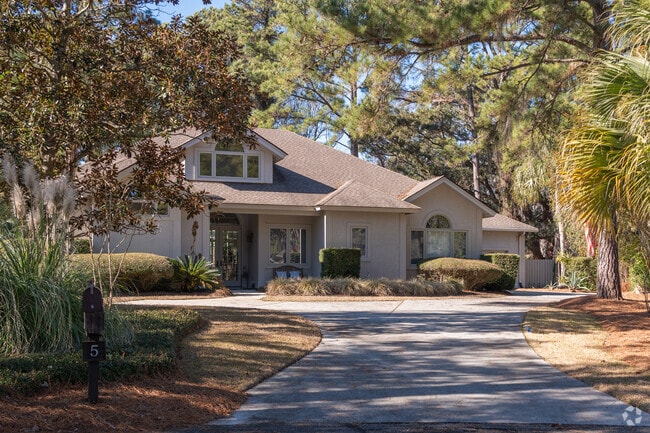 Most homes in Hilton Head Plantation are surrounded by lush foliage.