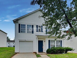 911 Swearngan Ridge Ct, Charlotte, NC 28216