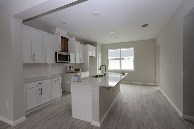 1367 Mount Royal Dr, Saint Cloud, FL 34771 - photo 3