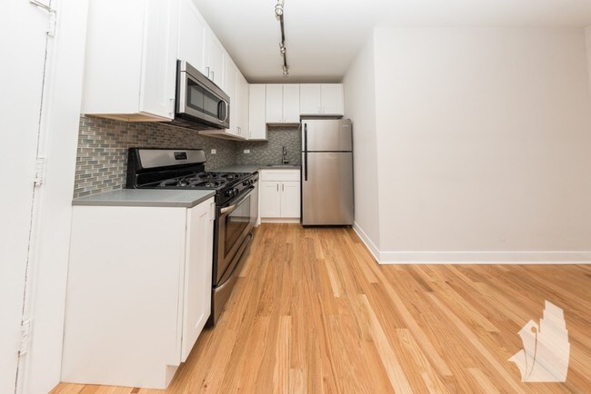 2420 N Kedzie Blvd unit 303, Chicago, IL 60647 - photo 5