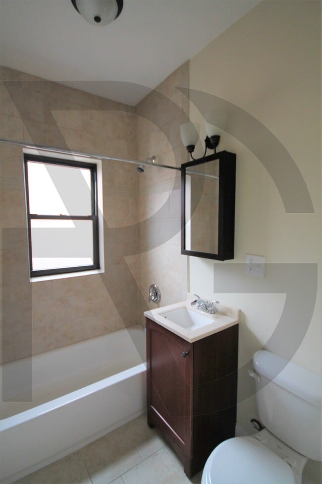 556 W Arlington Place unit 114, Chicago, IL 60614 - photo 5