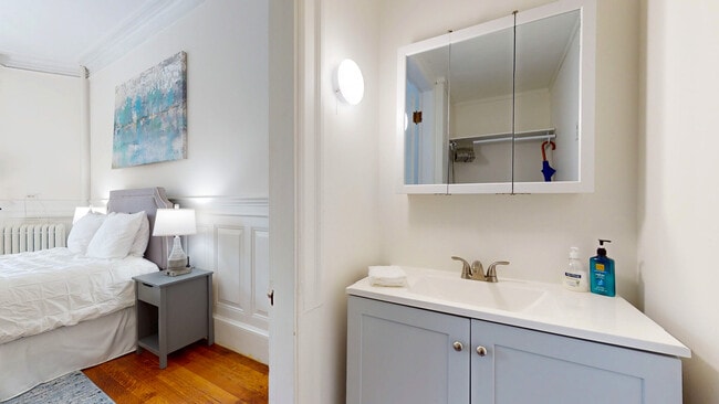 1029 Beacon St unit 3, Brookline, MA 02446 - photo 7