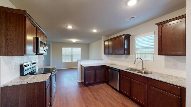 8308 Kim Dr unit 36042601, Maumelle, AR 72113 - photo 3