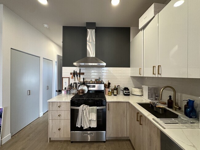 843 N Mozart St unit 3, Chicago, IL 60622 - photo 4