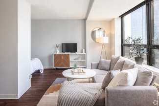 381 E Ohio St, Chicago, IL 60611