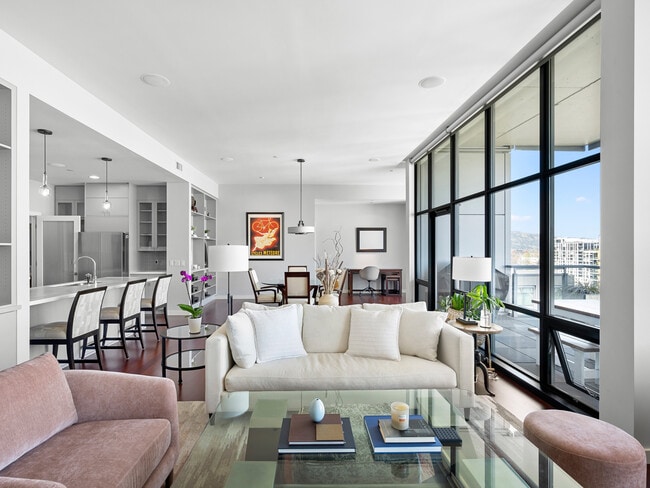 Block 3 - The Henry unit 1414, Portland, OR 97209 - photo 4