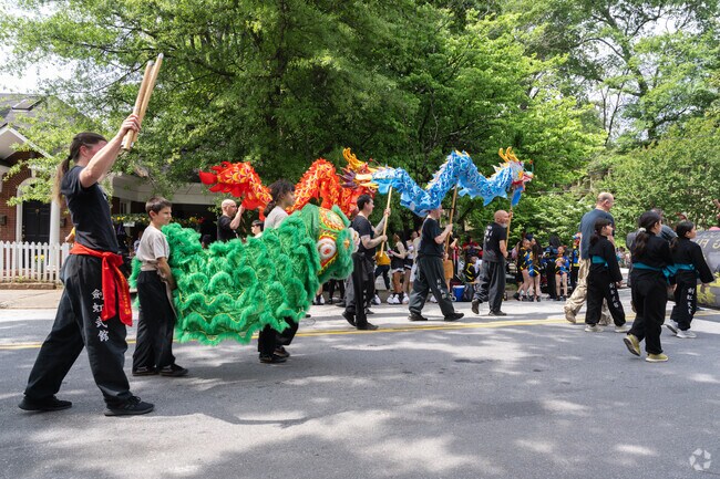 Inman Park Festival visitors can enjoy colorful displays.