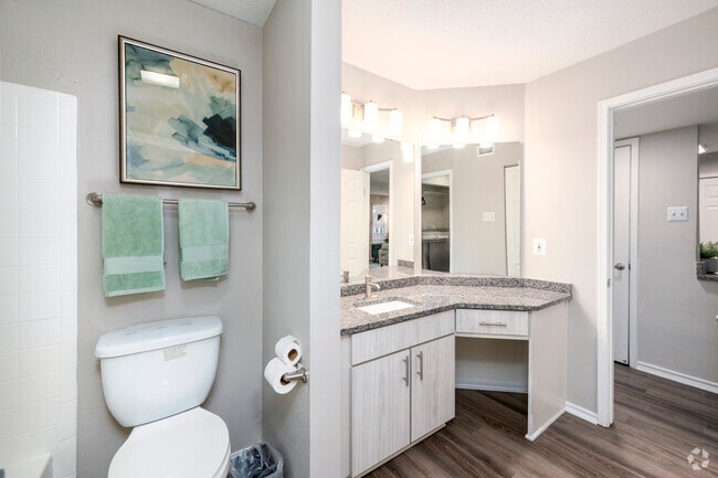 1BR, 1BA – 576SF - Bathroom