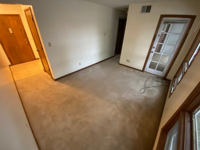 1832 Claflin Rd unit 10, Manhattan, KS 66502 - photo 3