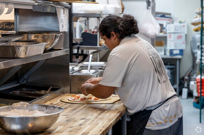 Pizza Greco has amazing pizza and Italian cuisine in Stonebridge-Rollinghills.