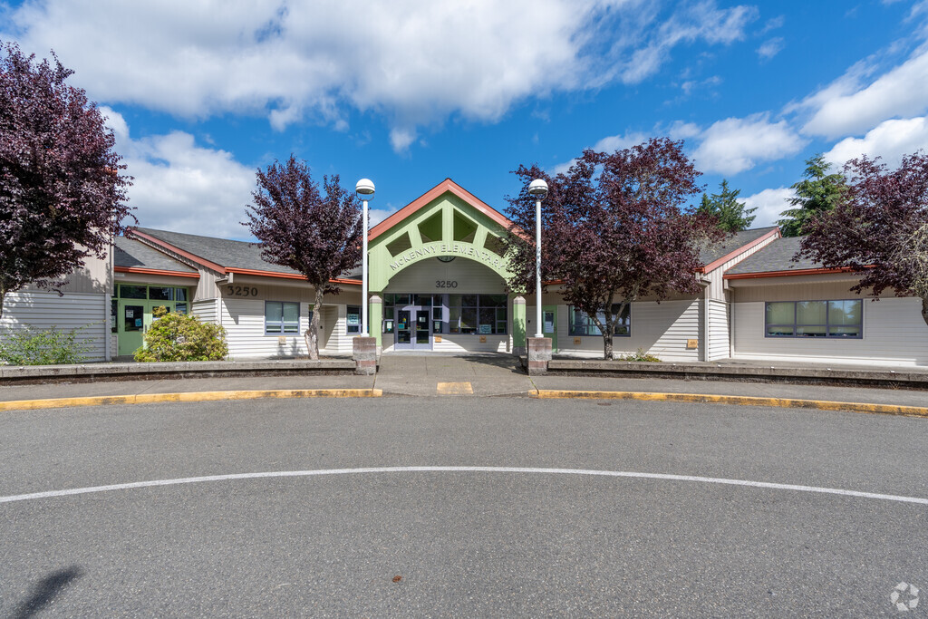 McKenny Elementary School has a 13:1 student-teacher ratio.