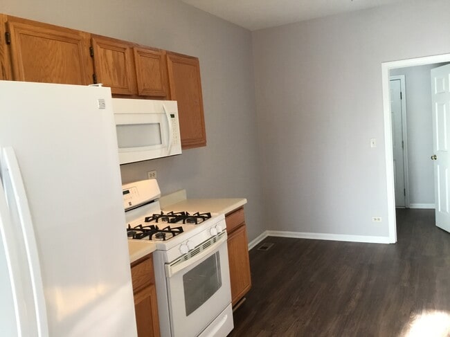 13 Brian Ct, Algonquin, IL 60102 - photo 3