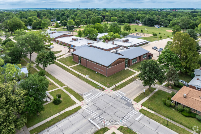 Yankee Ridge Elementary School is a public elementary school in Urbana, IL.