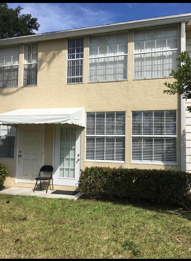 803 Palm Beach Trace Dr Unit 803, Royal Palm Beach, FL 33411