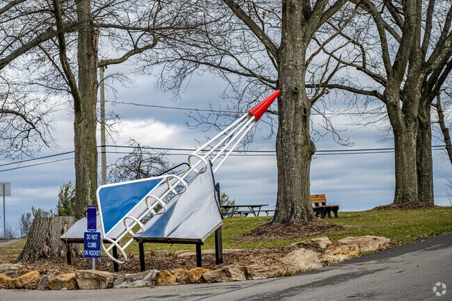Moon Park is a unique park with many things to do with the family in Carnot-Moon.