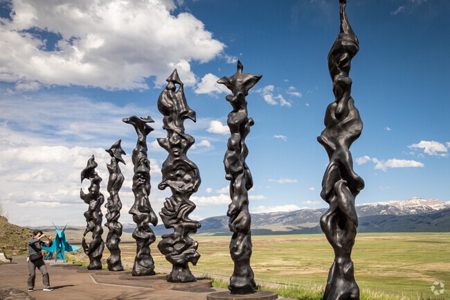 The National Museum of Wildlife Art near Jackson offers spectacular sculptures not to miss.