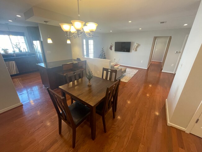 4069 S Four Mile Run Dr unit 401, Arlington, VA 22204 - photo 3