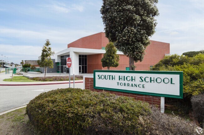 South High School is a California Gold Ribbon School and earned an A from Niche.