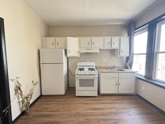 58 Downing St, Newark, NJ 07105