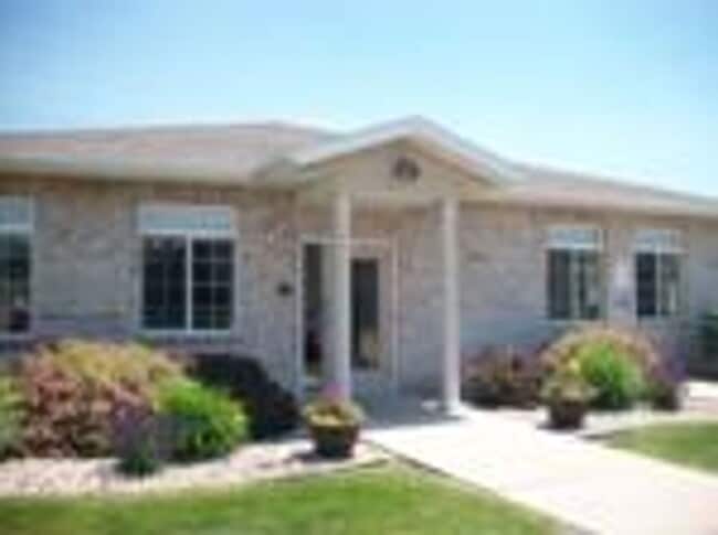 South Point Apartment, Baraboo, WI 53913 - photo 3