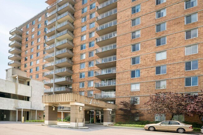 The Pinnacle unit 3C, Chattanooga, TN 37405 - photo 2