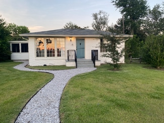 437 Bunkers Cove Rd, Panama City, FL 32401