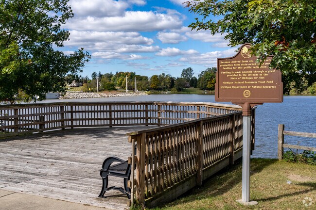 There are several spot to enjoy the outdoors at Veterans Memorial Park.