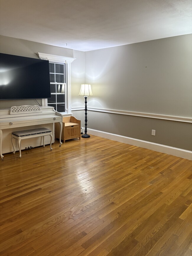 99 Winnicutt Rd unit 6, Stratham, NH 03885 - photo 2