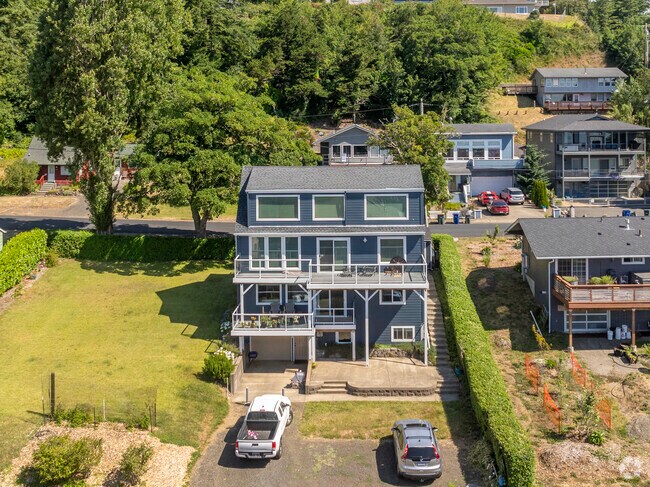 Many homes in Bayfront boast stunning views of the Ocean, bays, or surrounding landscapes.