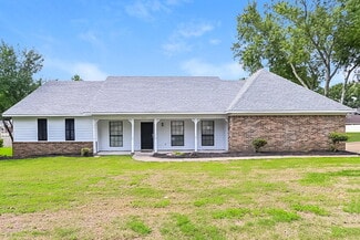 7135 Blue Grass Rd, Olive Branch, MS 38654