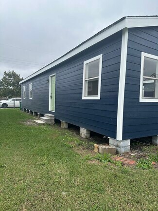 1818 Brown Ave, Harvey, LA 70058