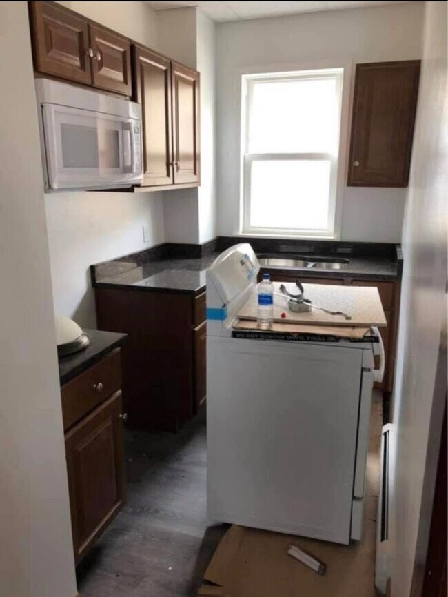 338 Shaw St unit 1st Floor, New Bedford, MA 02745 - photo 4