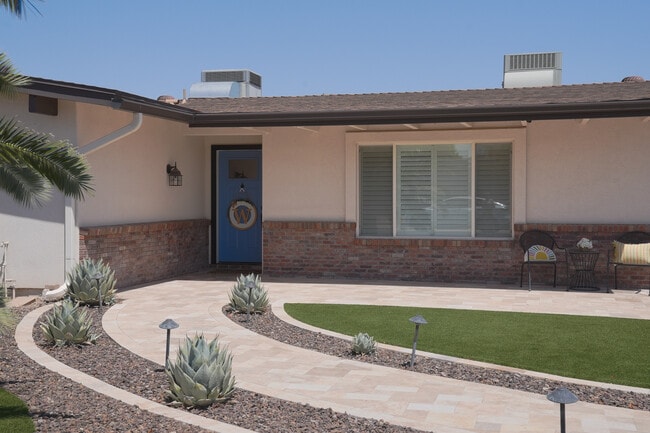 2526 E Mercer Ln, Phoenix, AZ 85028 - photo 3