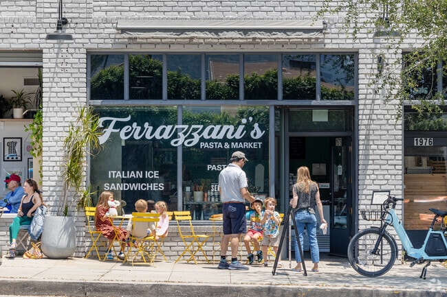 Muir Heights locals are in close walking proximity to cute shops and markets.