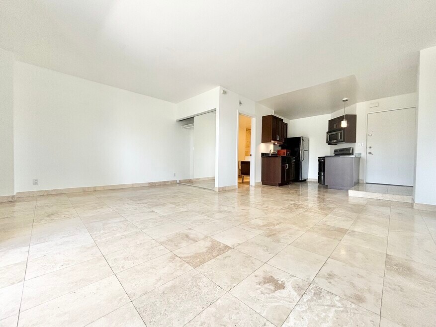 3947 Los Feliz Blvd unit 105A, Los Angeles, CA 90027 - photo 1