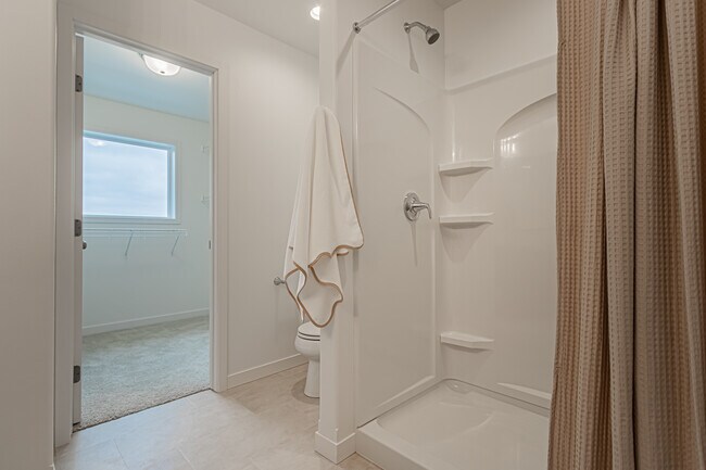 6746 27th St S, Fargo, ND-22.jpg