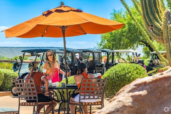 The Grille at Entrada gives guests a fine dining experience even when outside after golf.