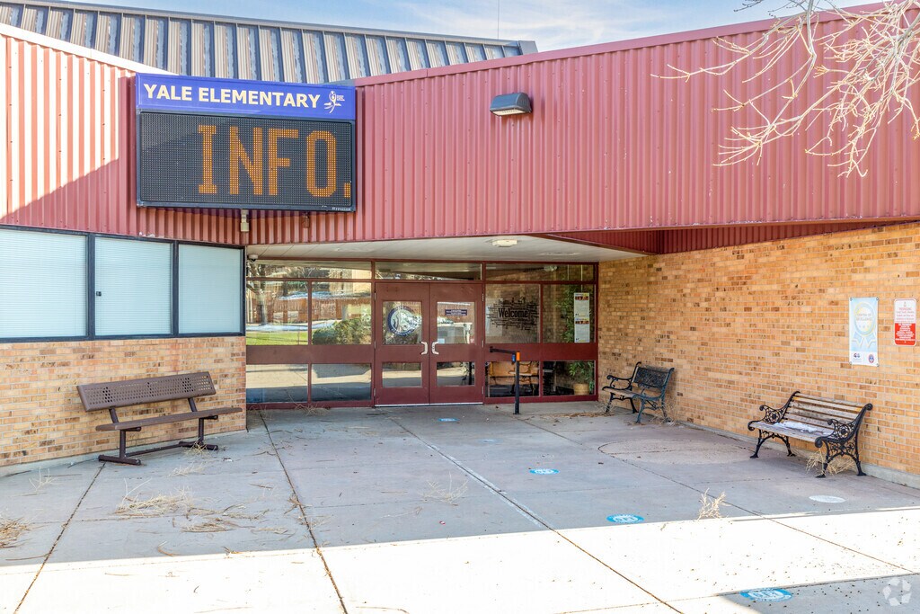 Yale Elementary School is located in the Kingsborough neighborhood.