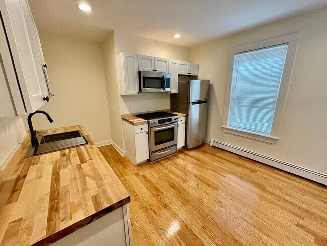 62 Pleasant St unit 1, Cambridge, MA 02139 - photo 3